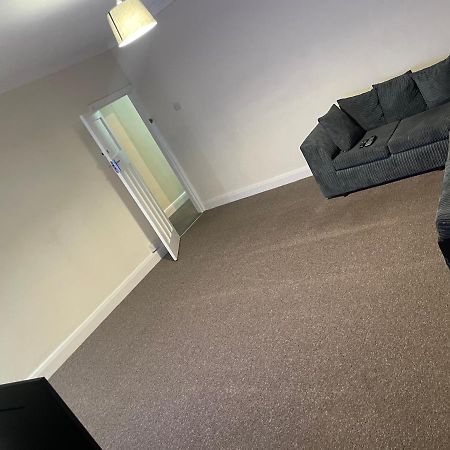 Welcome To Your New Home. Redbridge Buitenkant foto