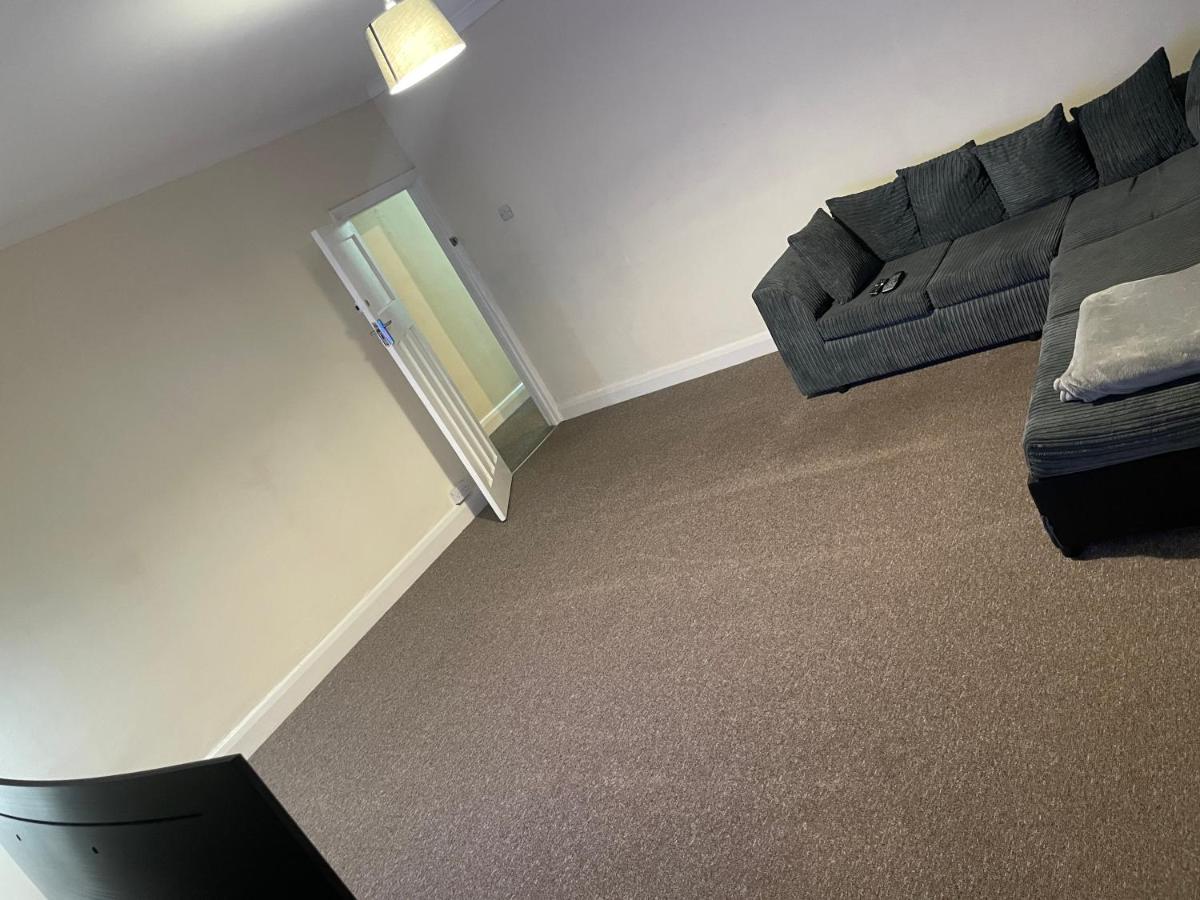 Welcome To Your New Home. Redbridge Buitenkant foto